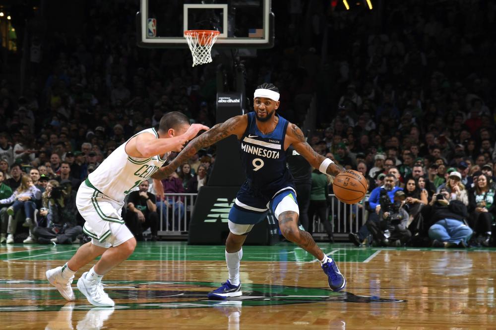 男性撑杆跳 男性撑杆跳